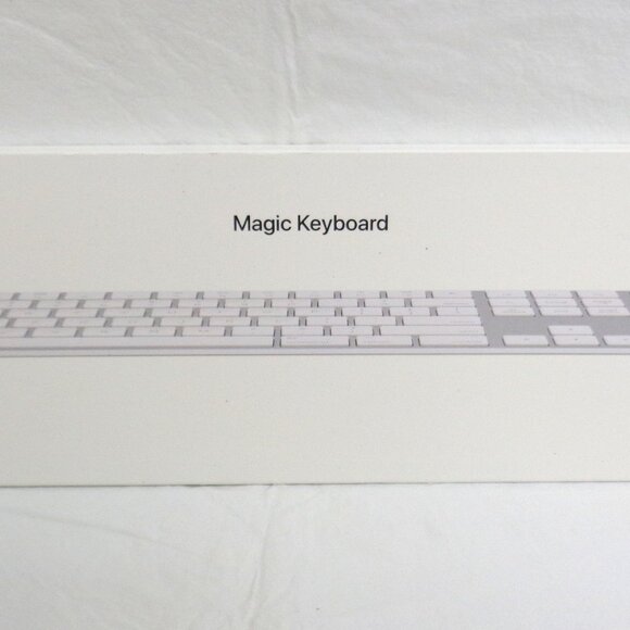 Apple Magic Keyboard and Magic Trackpad bundle in box - Picture 11 of 14